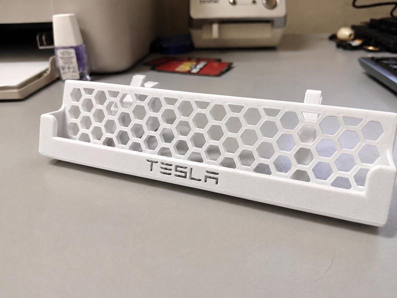 Tesla Model 3 Highland Smartphone Holder Tesla Model 3 Highland Smartphone Holder | Dashboard Phone Mount | 2024–2026 Tesla Model 3 Accessory